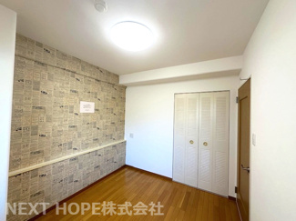 【洋室】 | ラヴェニール宝塚中山台ドゥジェーム【６階】 | 玄関横の洋室5帖です♪令和５年１０月リフォーム済み！お待たせ無しで即ご入居していただけます！