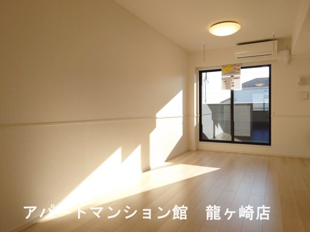 シェノンⅢの居間・リビング