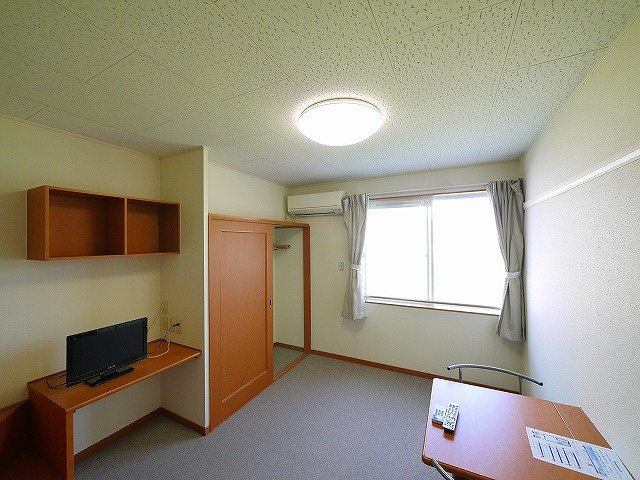 レオパレスセジュールの洋室