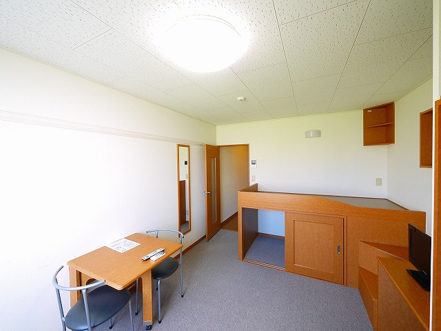 レオパレスセジュールの居間・リビング