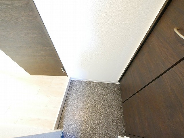 ジーメゾン奈良エルカーサの玄関