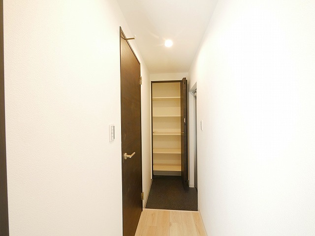 ジーメゾン奈良エルカーサの玄関