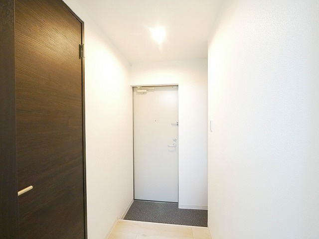 ジーメゾン奈良エルカーサの玄関|収納もある玄関です