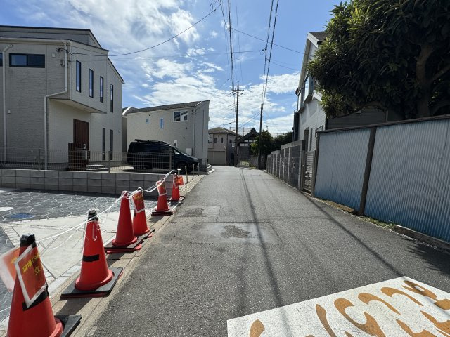 市川市下貝塚２丁目新築戸建（下貝塚15期）の前面道路含む現地写真|西側前面道路