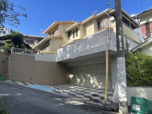 西宮市樋之池町　土地の外観|現況掘り込み車庫ございます。