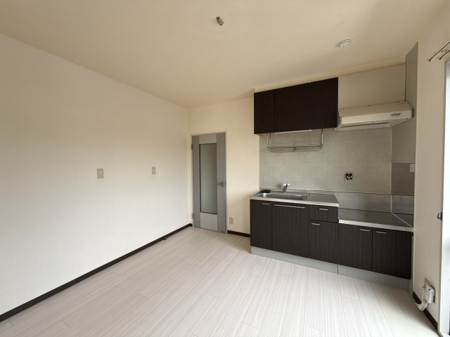 ディアス北条 E棟の居間・リビング