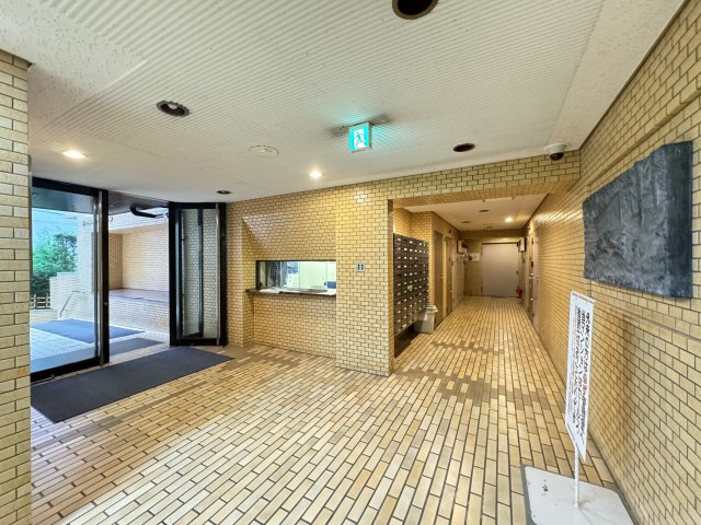 ライオンズマンション箱崎町のエントランス|広々としたエントランスホール