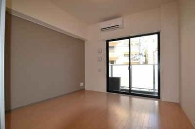 【寝室】 | ラヴィクレール | 日当たりのいい明るいお部屋です