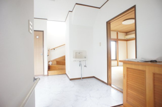 【内装】 | 吉川市保戸建 | 玄関にはシューズボックスも付いています。