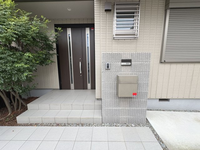 神戸市西区池上２丁目戸建の玄関
