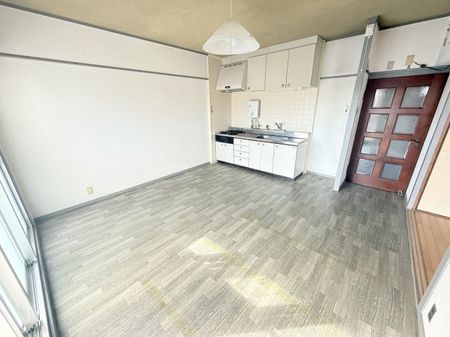 塩屋住宅２号棟の居間・リビング