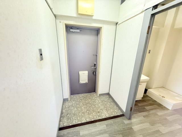 塩屋住宅２号棟の玄関