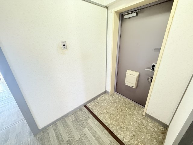 塩屋住宅２号棟の玄関