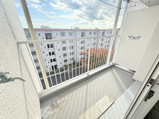 塩屋住宅２号棟のバルコニー