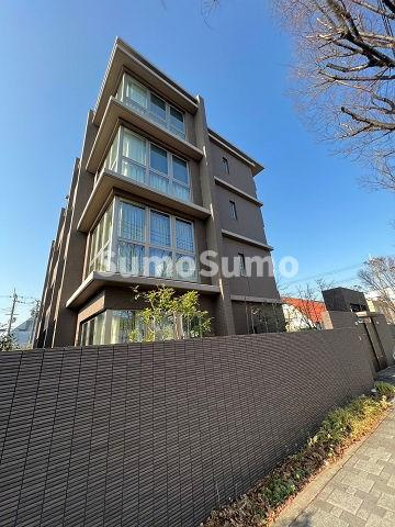 AMISTAD（アミスター）のエントランス|建物外観を気になさる方へ、見た目の良い物件です