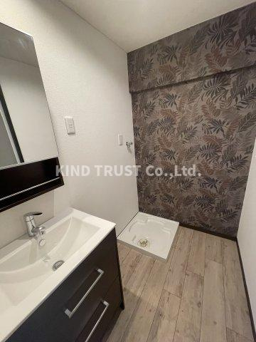 佐々木マンションの洗面所|明るい洗面所です