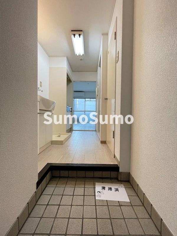 ハウスアサヒ屋の玄関