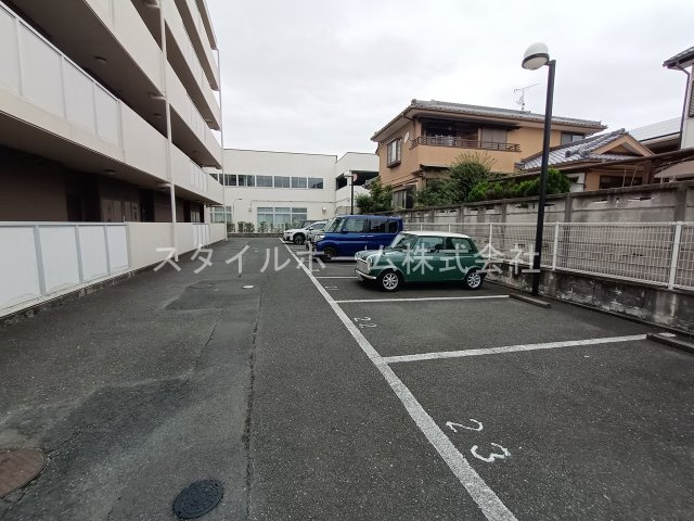 エトワール佐藤の駐車場