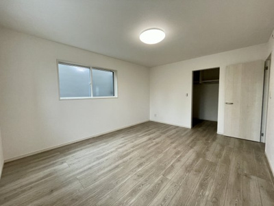 【寝室】 | 【主寝室家具設置イメージ】
※画像に含まれる家具家電はCGで作成したイメージです。実際の物件には付帯しません。