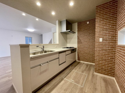 【キッチン】 | 【キッチン家具設置イメージ】
※画像に含まれる家具家電はCGで作成したイメージです。実際の物件には付帯しません。