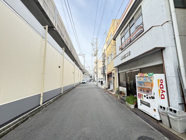 大石東町6丁目土地の前面道路含む現地写真