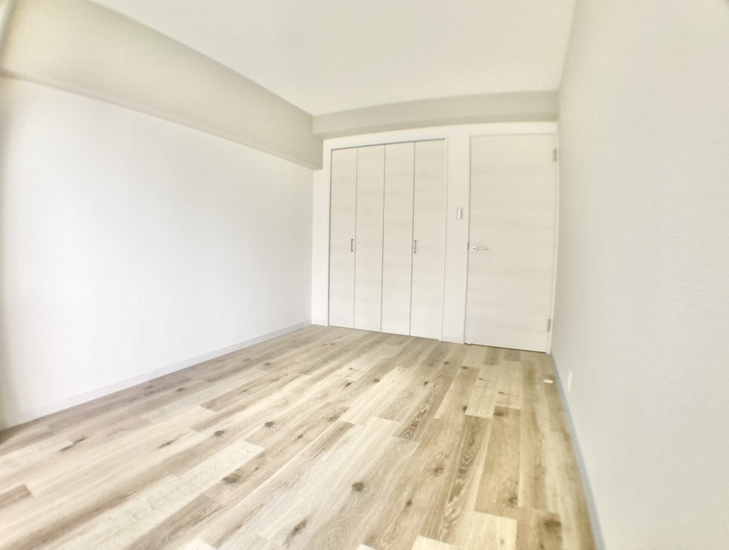 グレイスハイツ本山南町の洋室|６帖の洋室です。
クローゼットもついていますので、
収納に困りませんね。