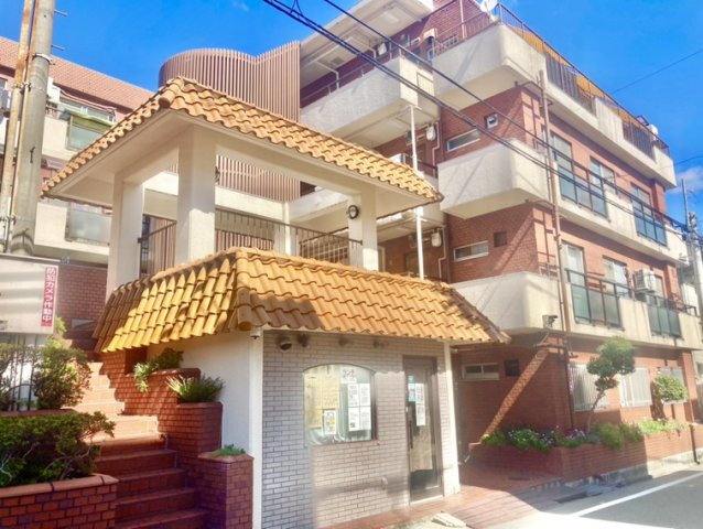 グレイスハイツ本山南町の外観|2024年10月にフルリフォーム済みです！
現地でしかわからないことも多数ございます。
是非１度ご内覧くださいませ！
お気軽にお問い合わせください。