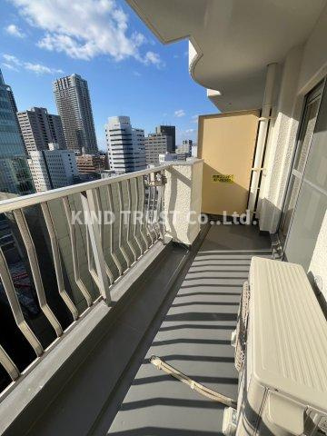 コープ野村梅田A棟のバルコニー|外からの目が気にならないバルコニーで洗濯物が干せます