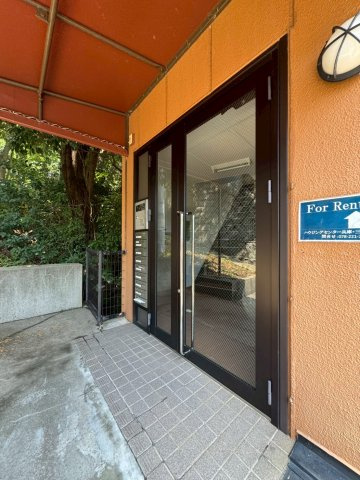 エクセル妙法寺のエントランス