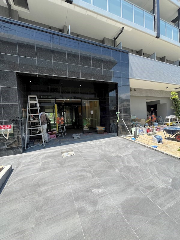 神戸市長田区細田町２丁目の賃貸マンションのエントランス