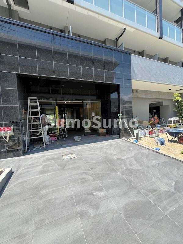 神戸市長田区細田町２丁目の賃貸マンションのエントランス