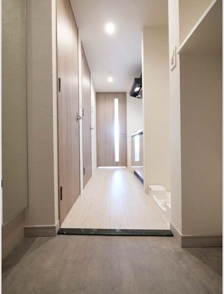 神戸市長田区細田町２丁目の賃貸マンションの玄関