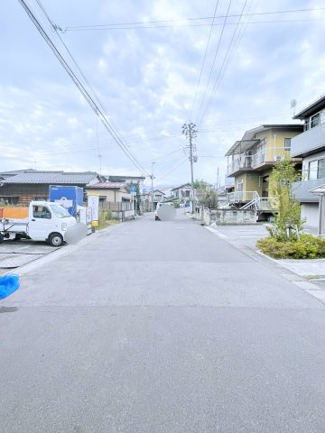 福島市飯坂町十網下　BLOOMING GARDEN　全1棟の前面道路含む現地写真