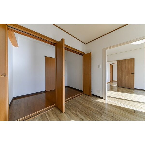 一宮市浅野字大島の賃貸マンションの収納