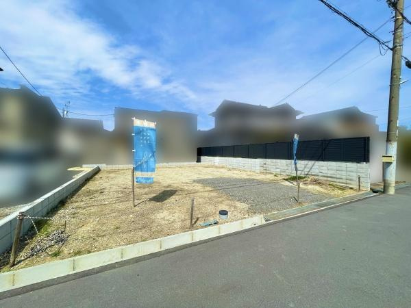【前面道路含む現地写真】 | 低層の一戸建てを中心とした街並みが整然と続き、周辺は高い建物が建っていないので、採光や開放性に恵まれてます。