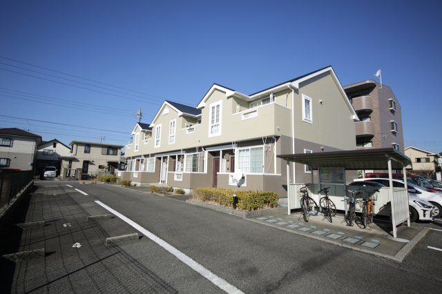 アヴニールT・Mの駐車場