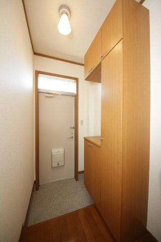 アヴニールT・Mの玄関