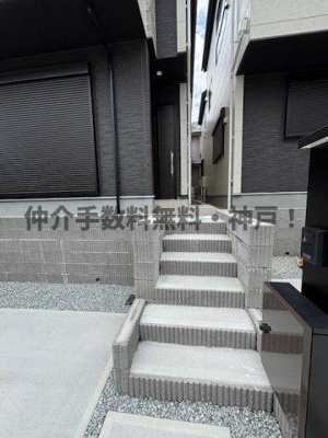 【エントランス】 | 神戸市垂水区南多聞台8丁目　新築戸建2号棟　仲介手数料無料！ | 垂水区南多聞台8　新築2号棟　仲介手数料無料！
