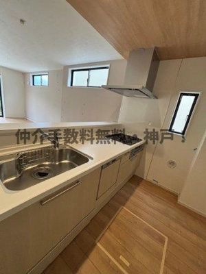 【キッチン】 | 神戸市垂水区南多聞台8丁目　新築戸建3号棟　仲介手数料無料！ | キッチンです