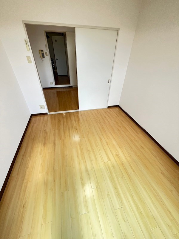 ハイツイフの居間・リビング