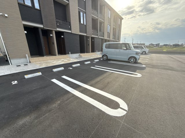 ロジュマンⅢの駐車場