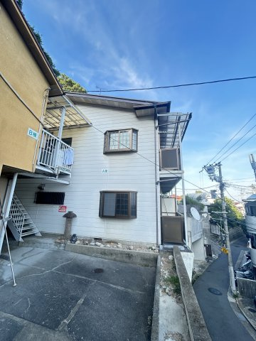 城の下ハイツA棟の外観