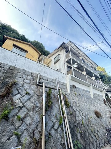 城の下ハイツA棟の外観