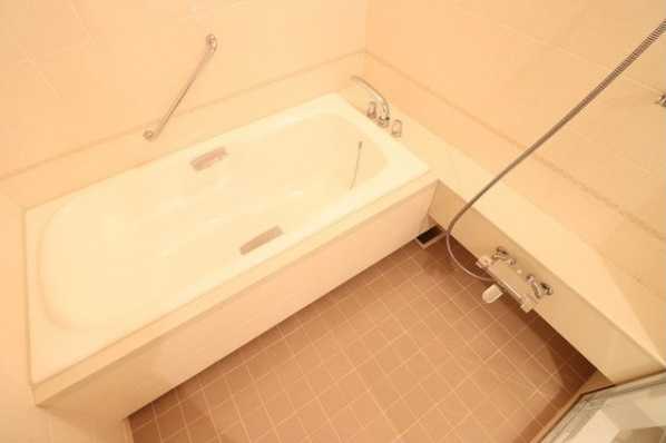 渋谷区広尾１丁目の賃貸マンションの浴室