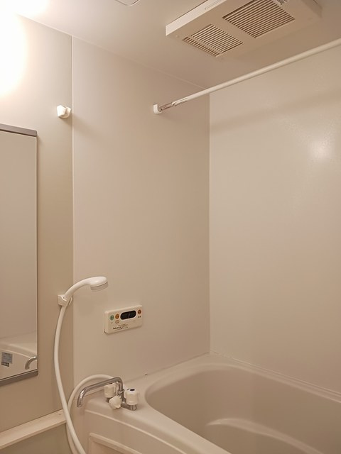 ドゥーハウスⅢの浴室