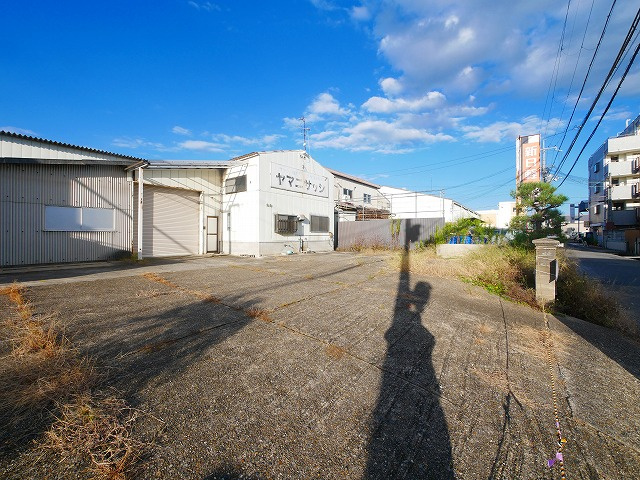 北之庄西町1丁目テナントの駐車場