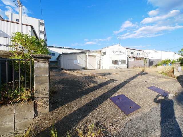 北之庄西町1丁目テナントの駐車場