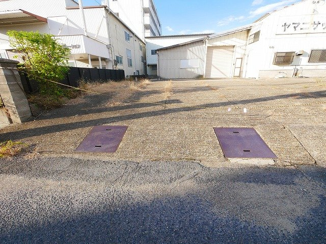 北之庄西町1丁目テナントの駐車場