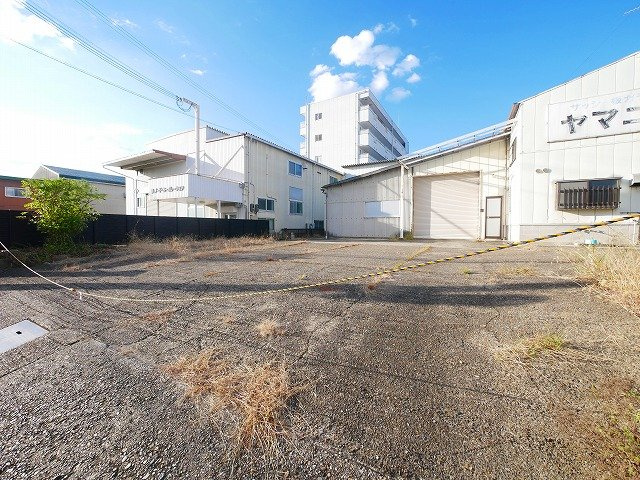 北之庄西町1丁目テナントの駐車場