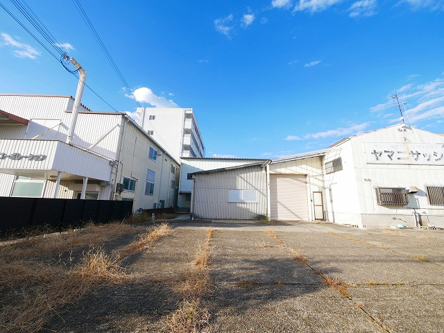 北之庄西町1丁目テナントの駐車場